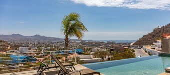 3BR Downtown Condo w Amazing Views