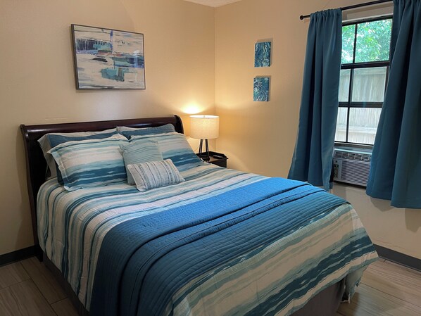 1 bedroom, desk, iron/ironing board, WiFi