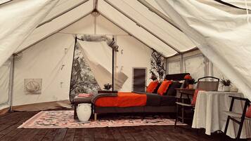 Premier Tent, 1 Queen Bed, Mountain View | Premium bedding, memory-foam beds, WiFi, bed sheets