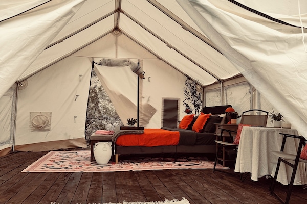 Premier Tent, 1 Queen Bed, Mountain View | Premium bedding, memory-foam beds, WiFi, bed sheets