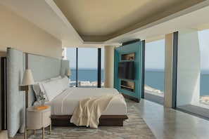 Premium bedding, desk, laptop workspace, free WiFi - ME Malta by Meliá (St. Julian's)