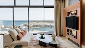 Premium bedding, desk, laptop workspace, free WiFi