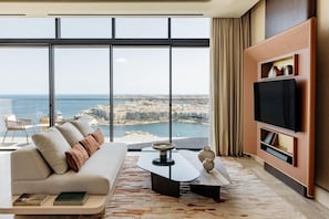 Premium bedding, desk, laptop workspace, free WiFi - ME Malta by Meliá (St. Julian's)