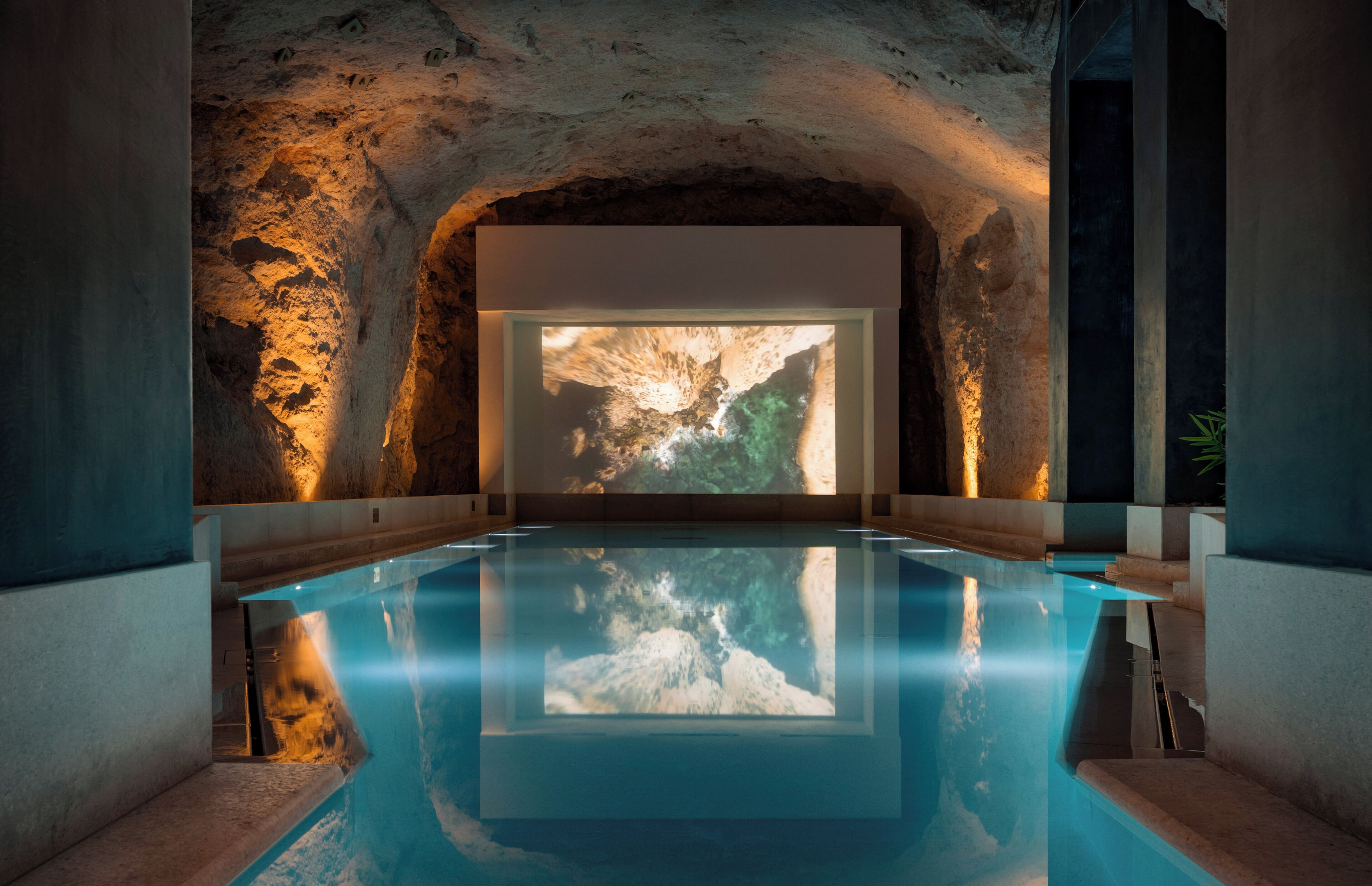 Sauna, hot tub, deep-tissue massages, facials, massages