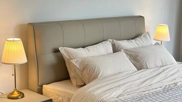 6 bedrooms, WiFi, bed sheets