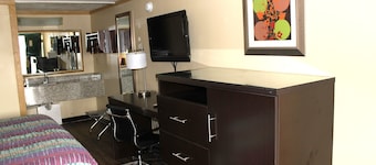 Executive Inn & Suites
