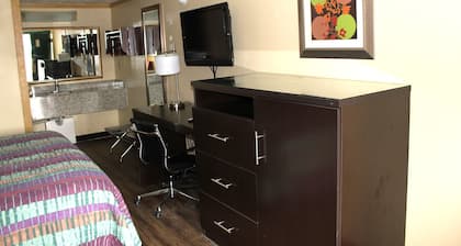 Executive Inn & Suites