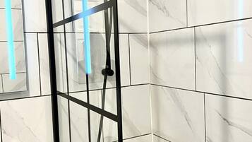 House | Bathroom | Deep-soaking bathtub, hair dryer, towels