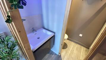 Towels, toilet paper