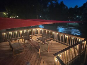 Unclassified image, 4 of 28, button