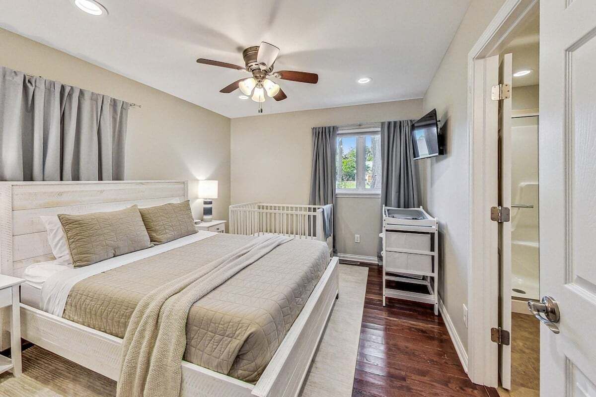 3 bedrooms, travel crib, WiFi