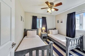 3 bedrooms, travel cot, WiFi