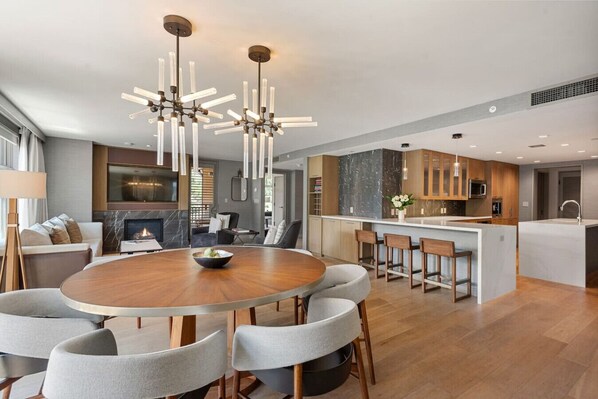 Dining - Luxe Resort Penthouse - Ski in Ski Out 3 Bedroom (Snowmass Village)