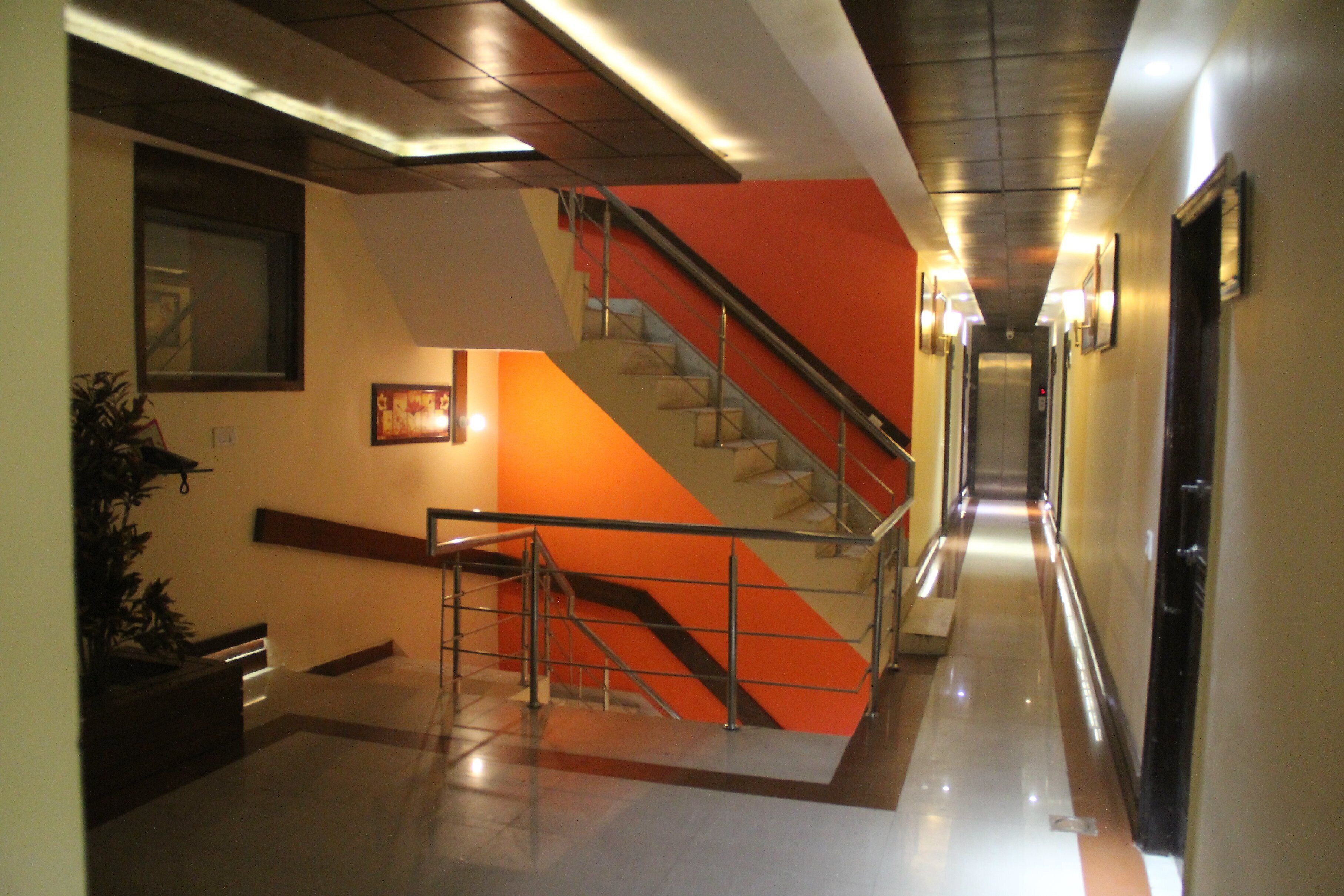 Basic Double Room | Living area | TV