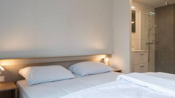 Chalet | 1 bedroom, individually furnished, bed sheets