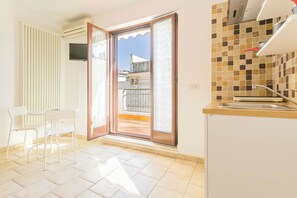 Comfort Room, Kitchenette | Terrace/patio - Helios Rooms by Wonderful Italy (Conversano)
