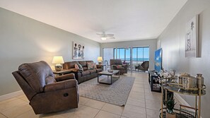 Smart TV - Breathtaking Siesta Key Beach Gulf Views 2 Bed 2 Bath 100 Steps to Beach (Siesta Key)