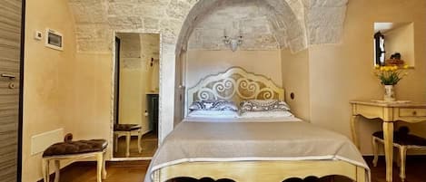 1 quarto, Wi-Fi de cortesia, roupa de cama