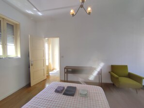 4 bedrooms, travel cot, WiFi, bed sheets