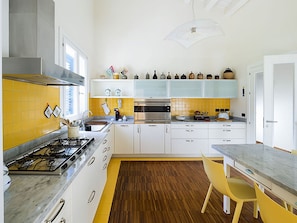 Villa | Eigene Küche