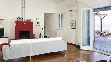 Villa | 4 camere, con arredamento individuale, ferro/asse da stiro, lenzuola