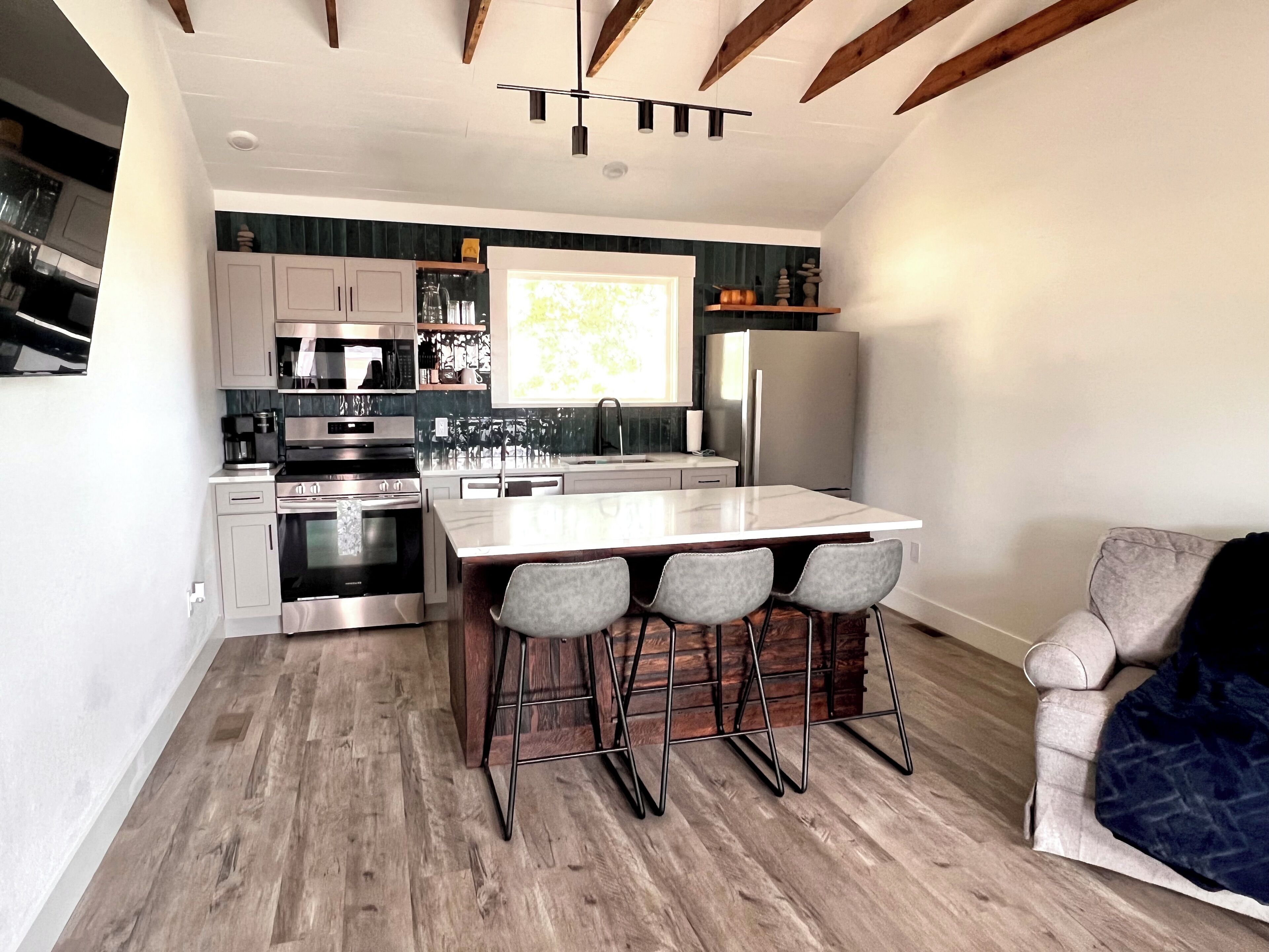 Peaceful 2-bedroom 2 bath Duplex Unit A, in Chaffee Crossing Fort Smith WiFi, AC
