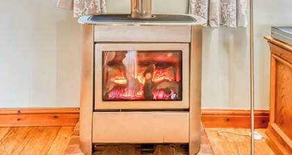 Cottage in Wheaton Aston, Staffordshire