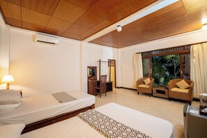 Basic Double Room, Balcony, Beach View | Free WiFi - Lembongan Reef  (Lembongan Island)