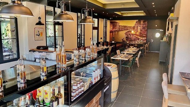 Dining - Grand Studio Dans Résidence 3 Étoiles (Le Mée-sur-Seine)
