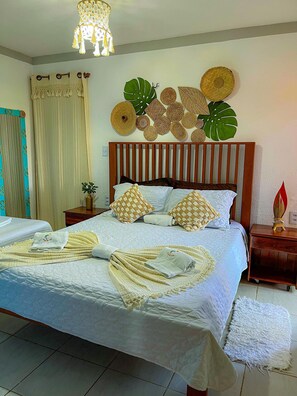 In-room safe, free WiFi, bed sheets - Raio de Sol Residence (Aracati)