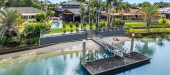 The Islander | Waterfront with Pool