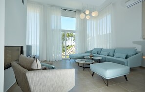 別墅, 4 間臥室, 面海 | 起居區 | 平面電視、壁爐