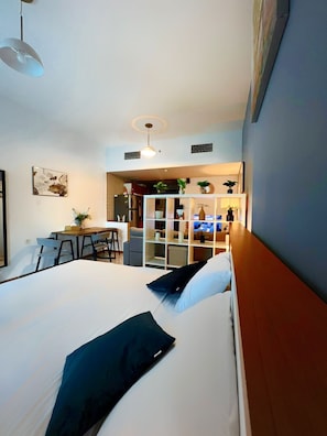 Room - Luxurious Marina Apt 7min from JBR, Near Transport (Dubai)