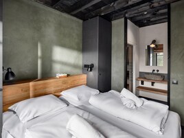 2 habitaciones, muebles diferentes y ropa de cama 