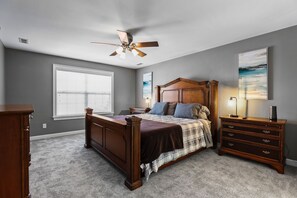 3 bedrooms, iron/ironing board, WiFi, bed sheets - Lakefront Paradise with Spectacular Views! (Lexington)