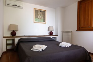 1 soverom, strykejern/-brett, wi-fi (inkludert) og sengetøy