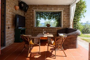 Outdoor dining - Olivetello - Matrimoniale vista piscina (Trevignano Romano)