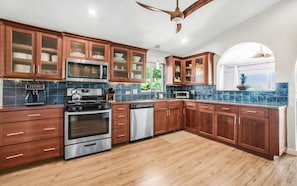 Micro-ondes, four, plaque de cuisson, lave-vaisselle