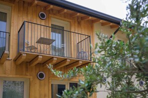 Exterior detail - Holiday apartment with balcony, air conditioning and internet (Manerba del Garda)