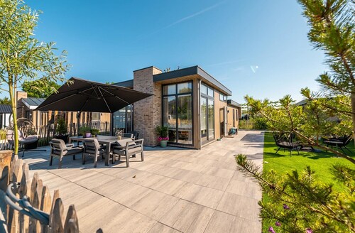 Modern Chalet With Terrace Near Rockanje