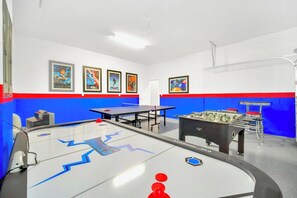 Games room - UpstaySleeps26PrivatePoolHotTubCinemaG (Kissimmee)