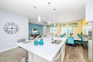 Private kitchen - UpstaySleeps26PrivatePoolHotTubCinemaG (Kissimmee)