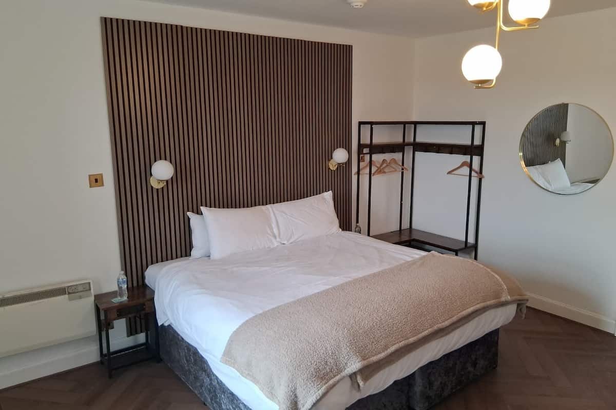 Superior Room, 1 King Bed