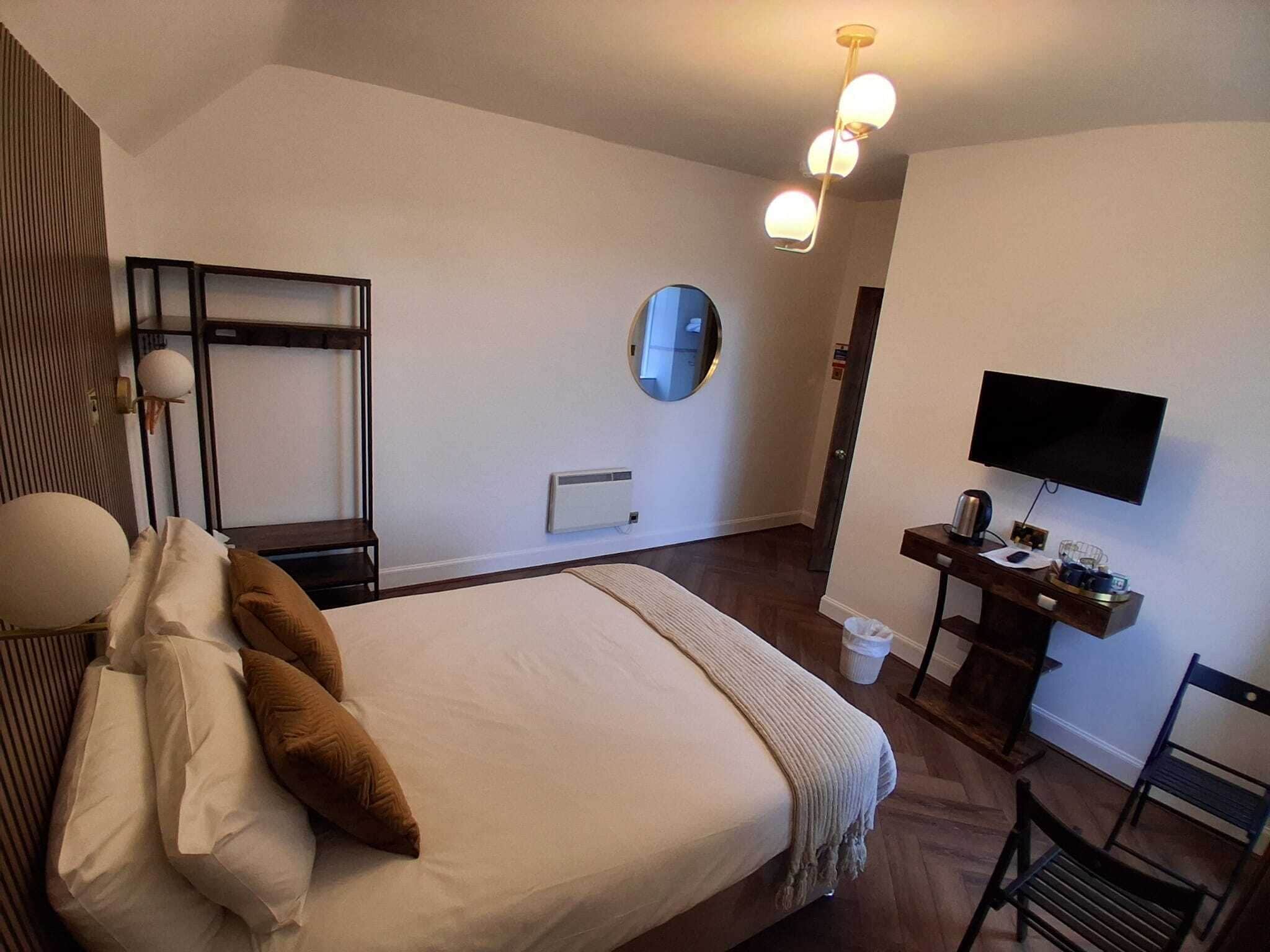 Kahden hengen superior-huone | Ylelliset vuodevaatteet, ilmainen Wi-Fi, vuodevaatteet