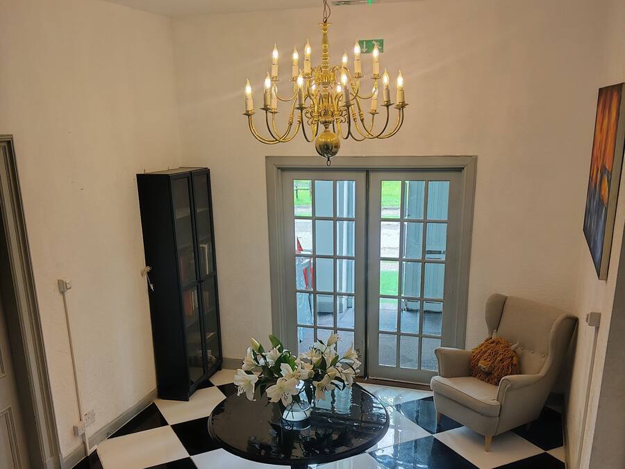 Pintu masuk interior