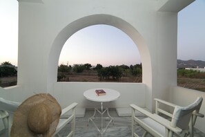 Terrace/patio - Seaside Tranquility Suite - Peace and Views of the Deep Blue (Naxos)