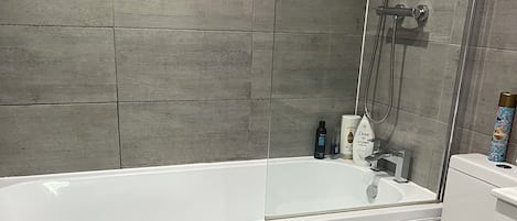 Hårtørrer, håndklæder, Sæbe, Shampoo