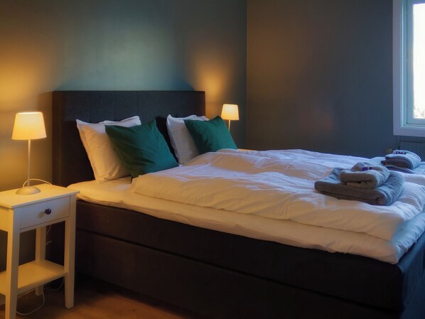 2 bedrooms, WiFi, bed sheets