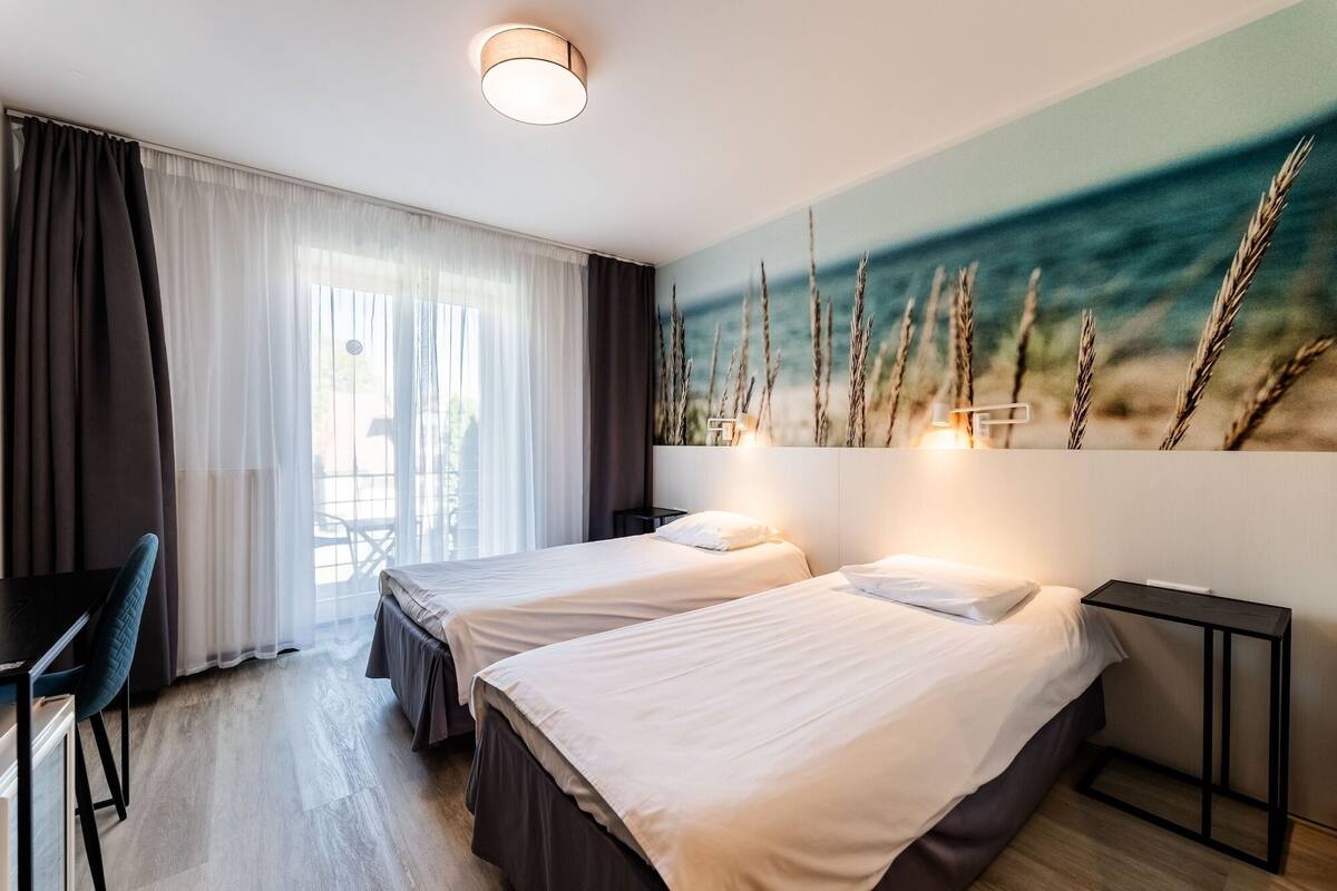 Chambre Standard avec lits jumeaux, 2 lits jumeaux, vue sur le parc | Bureau, espace de travail pour ordinateurs portables