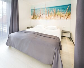 家庭房, 城市景观 | 办公桌、笔记本电脑工作区、遮光窗帘、熨斗/熨板
